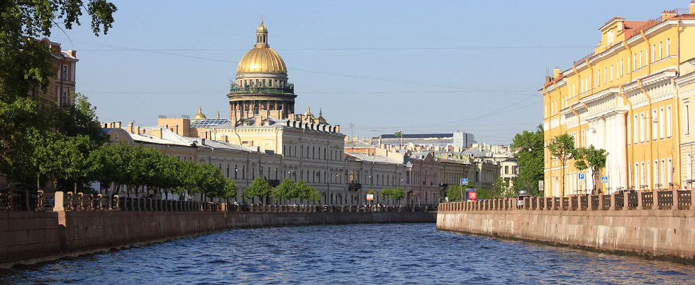 Bootsfahrt durch die Kanäle von St. Petersburg
